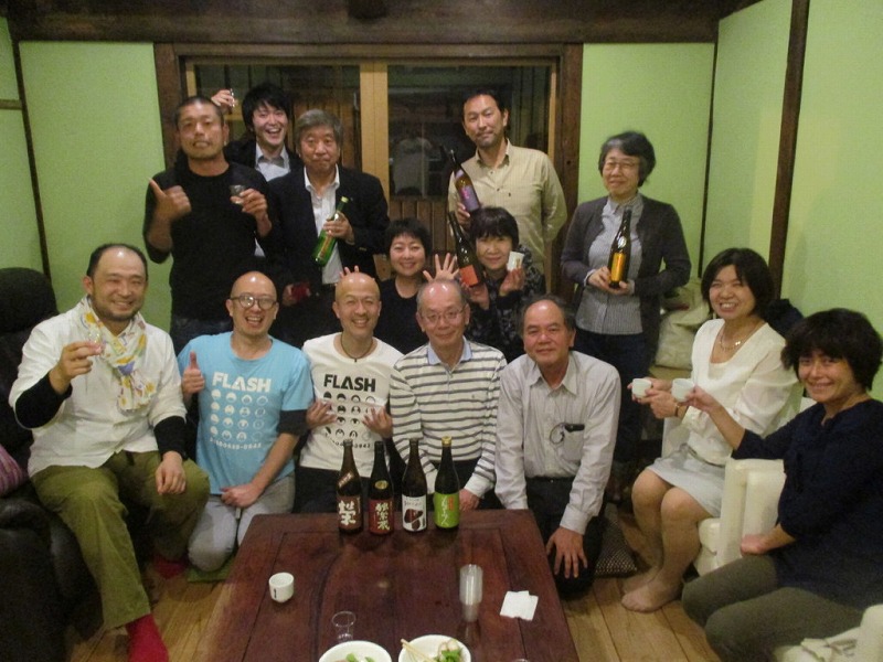 博多古民家での筑後の日本酒の会の集合写真