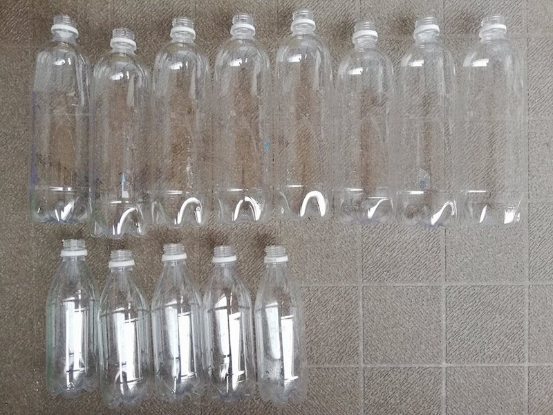 1週間の炭酸水の消費量を表す空ペットボトルの数